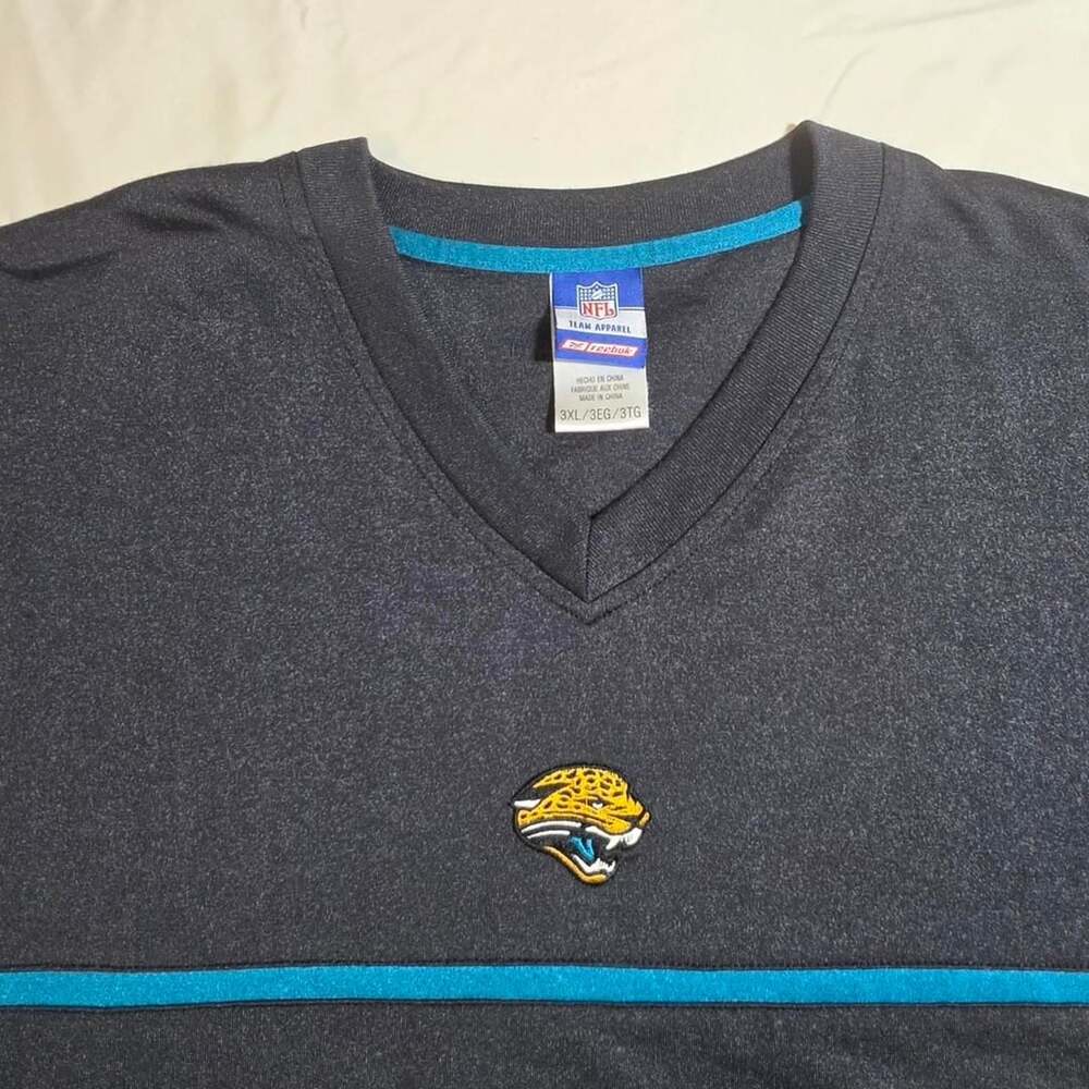 Vintage Reebok NFL Jacksonville Jaguars Embroidered V-Neck T-Shirt